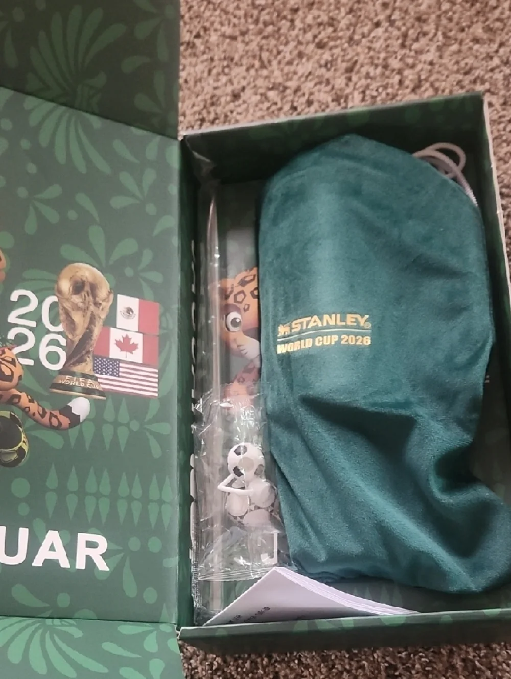 Stanley 2026 Jaguar Green Collector Bottle - Picture 2 of 8